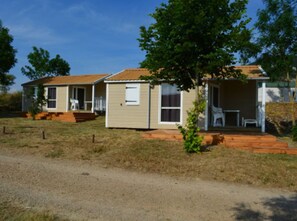 Exterior - Cozy chalet, pets welcome - 6 guests (Saint-Georges-de-Luzençon)