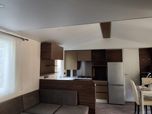 Interior - Mobile home, pets welcome - 6 guests (La Tour-d'Auvergne)