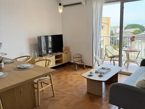 TV - 3-room Apt in Cambrils, 6 pers, terrace, parking (Cambrils)