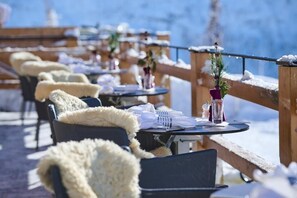 Tempat makan outdoor