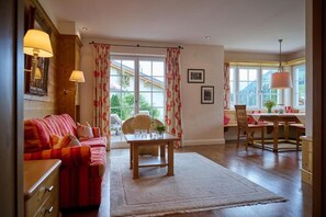 Apartemen, pemandangan kebun | Area keluarga