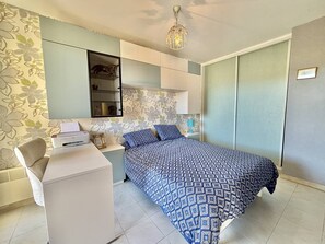 1 bedroom, free WiFi, bed sheets - Quiet apartment with terrace - 2 guests (Ajaccio)
