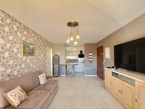 TV - Quiet apartment with terrace - 2 guests (Ajaccio)