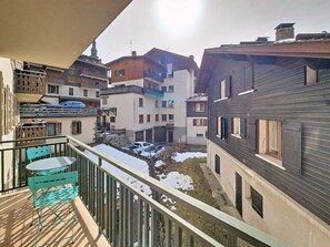 Outdoor dining - Welcoming apartment, pets allowed - 6 guests (La Clusaz)