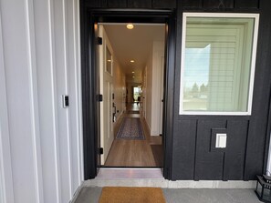 Exterior detail - Modern Townhome • Sleeps 8 • Garage (Blackfoot)