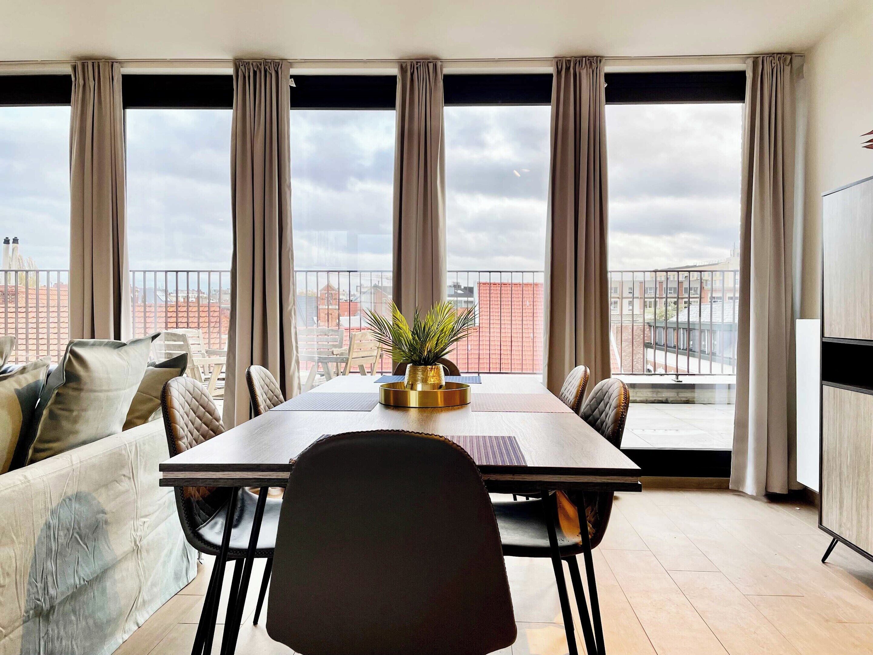 Apartment | Dining