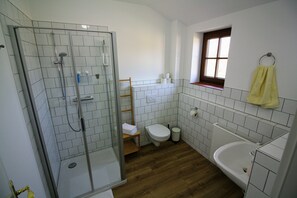 Classic Apartment, 1 Bedroom, Pets allowed, Garden View | Bathroom - Ferienhof Steindörfel (Hochkirch)