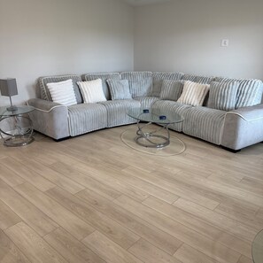 Living area - Relax in Style! 3BR Fully Furnished Home + Pool Access (Haines City)