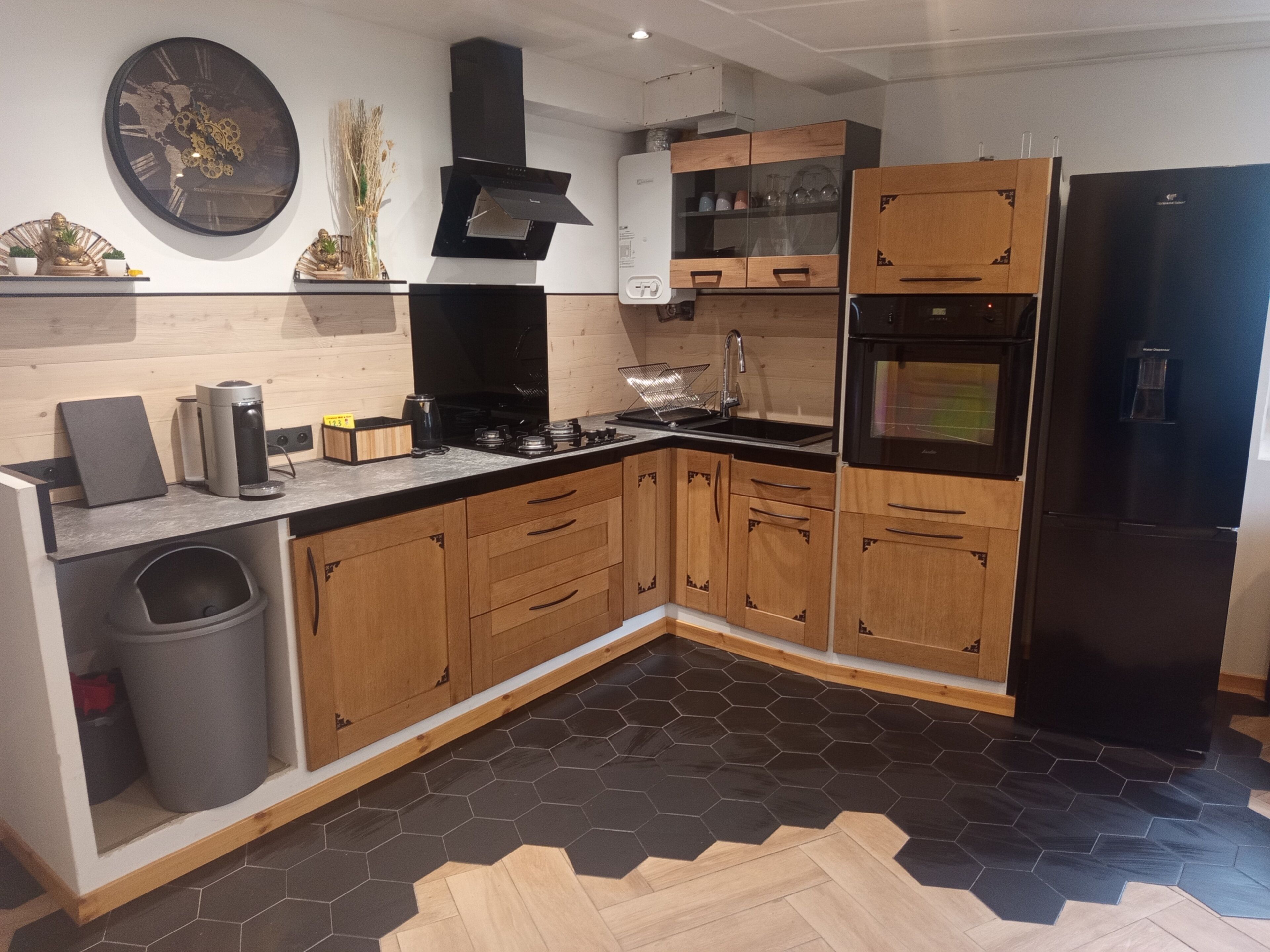 Geladeira, micro-ondas, fogão, cooktop