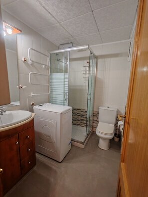 Bathroom - Vrbo Property (Pla de l'Ermita)