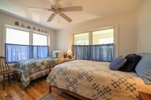 Room - New for 2026! Cozy Lakeside Retreat Nestled in the Woods on Long Lake (Bridgton)