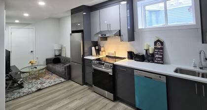 Guest Suite in Calgary
Modern and Newly Built Basement Suite 2BR and 1B