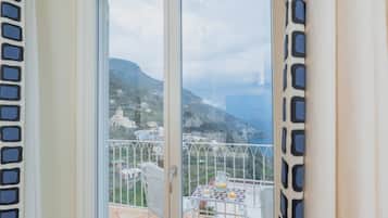 Habitación doble superior, balcón, vistas al mar | Vistas desde la habitación