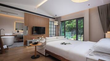 Suite Confort, vistas al patio | Baño