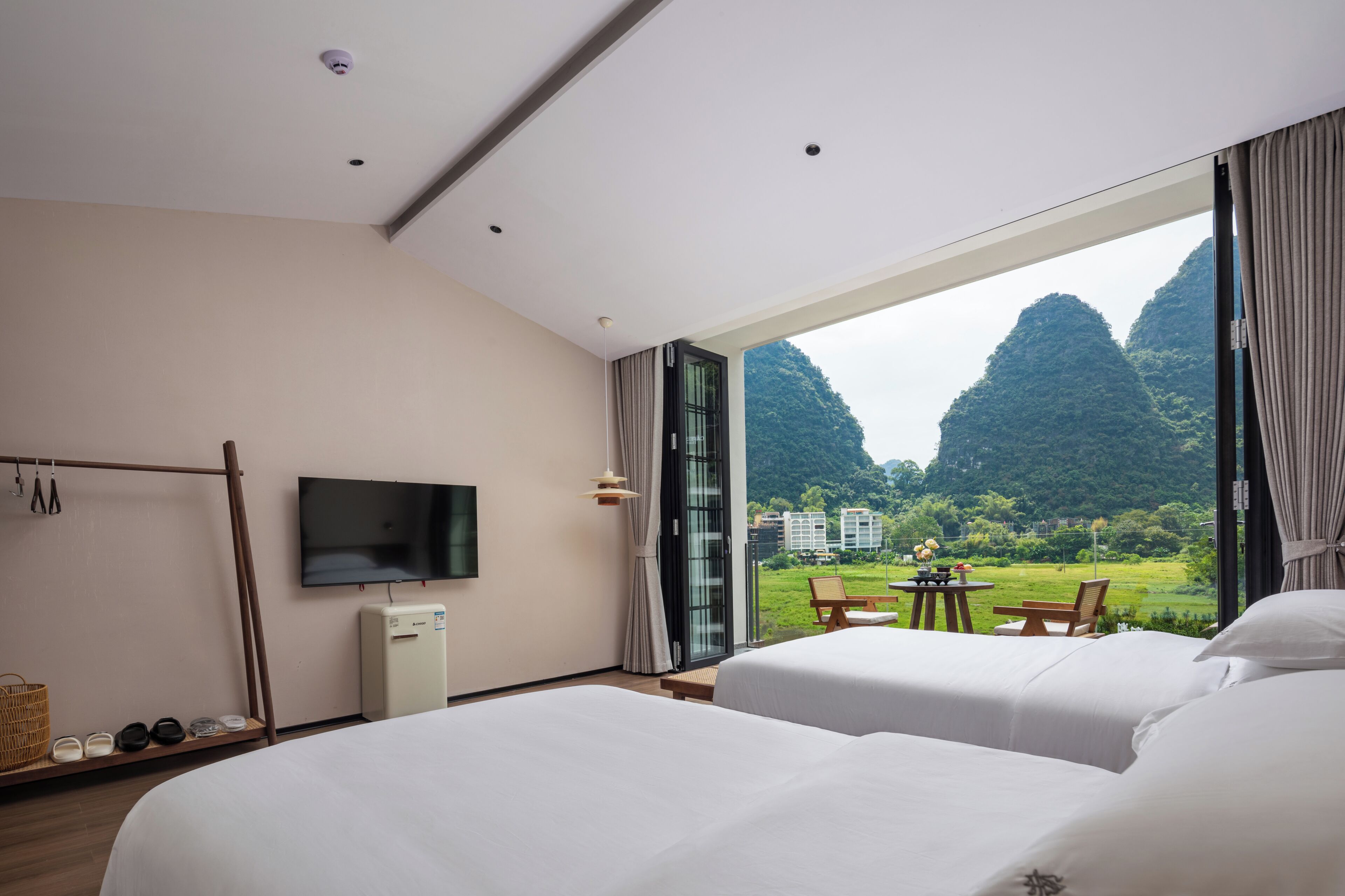 Senior Twin Room, Courtyard View