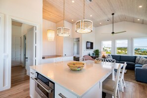 Interior - Coral Cove - Private Pool Near desirable Tahiti Beach (Hope Town)