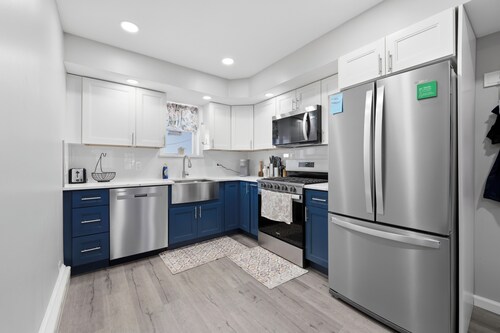 South Philly Sunrise-3 Bedroom Townhome Stadium District