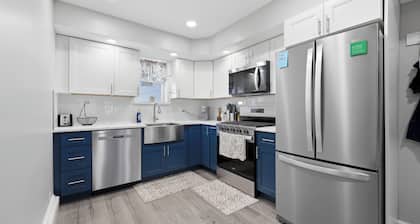 South Philly Sunrise-3 Bedroom Townhome Stadium District