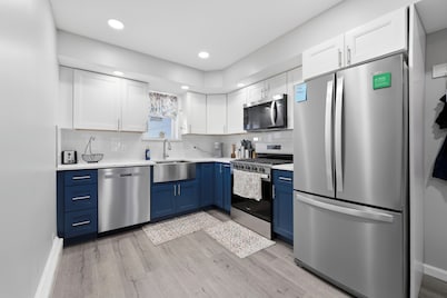 South Philly Sunrise-3 Bedroom Townhome Stadium District