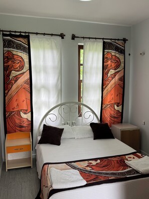 Economy Room, Balcony, Mountain View | Premium bedding, individually decorated, desk, laptop workspace
