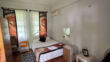 Economy Room, Balcony, Mountain View