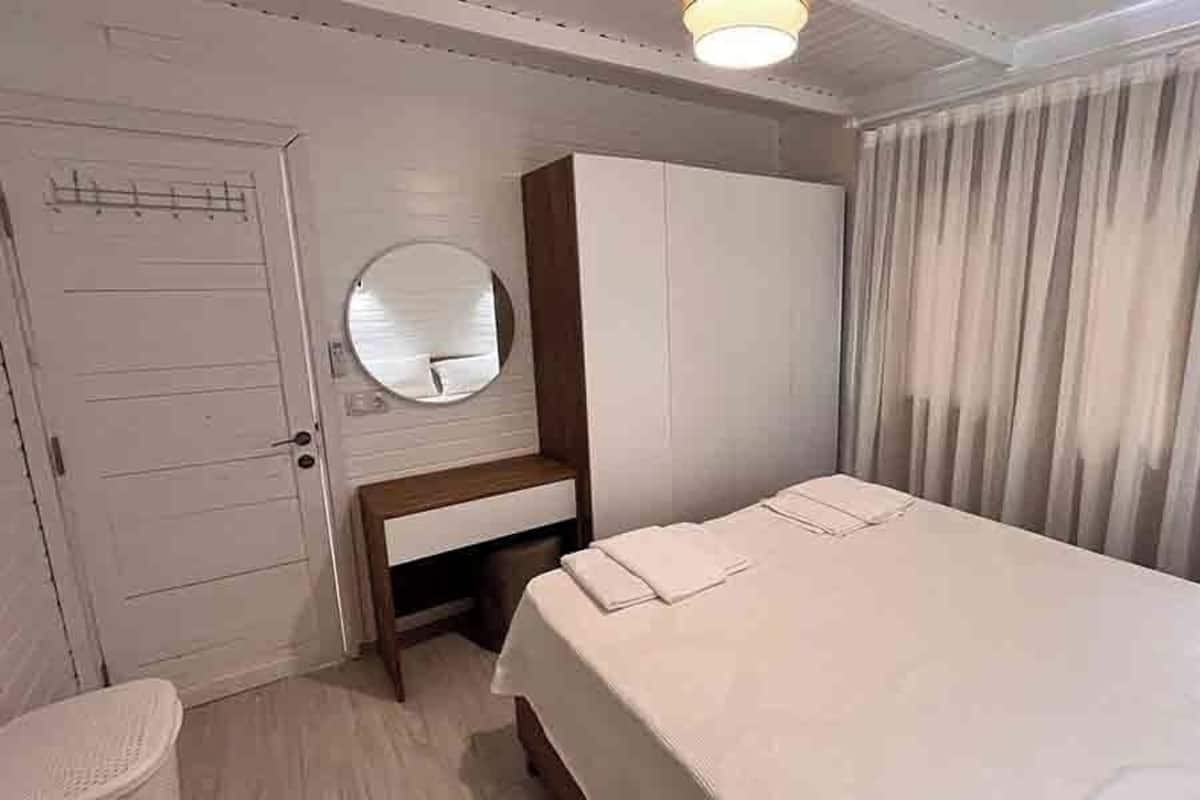Premium bedding, individually decorated, desk, laptop workspace