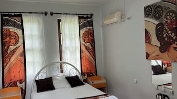 Economy Room, Balcony, Mountain View