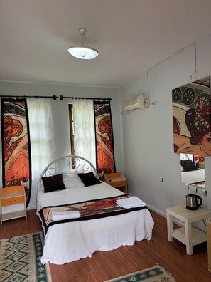 Economy-Zimmer, Balkon, Bergblick