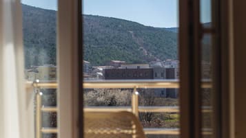 Standard Double or Twin Room, Balcony, Mountain View