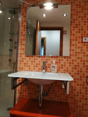 Bathroom - Vrbo Property (Pla de l'Ermita)