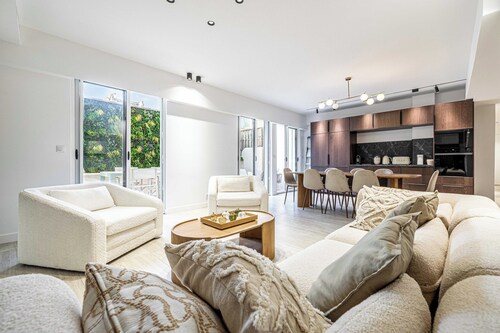 Luxury apt 5 min From the Beach and La Croisette