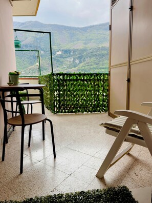 Outdoor dining - Vrbo Property (Nocera Inferiore)