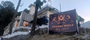 Front of property - Starry Hills Resort (Kanda)