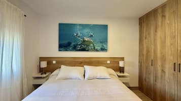 1 slaapkamer, een strijkplank/strijkijzer, wifi, beddengoed