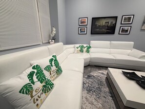Living area - Modern Unit minutes away from MetLife Stadium (Newark)