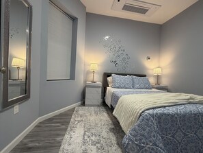 1 bedroom, iron/ironing board, WiFi, bed sheets - Modern Unit minutes away from MetLife Stadium (Newark)