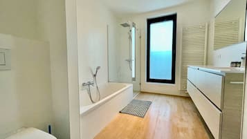 Apartment | Bathroom