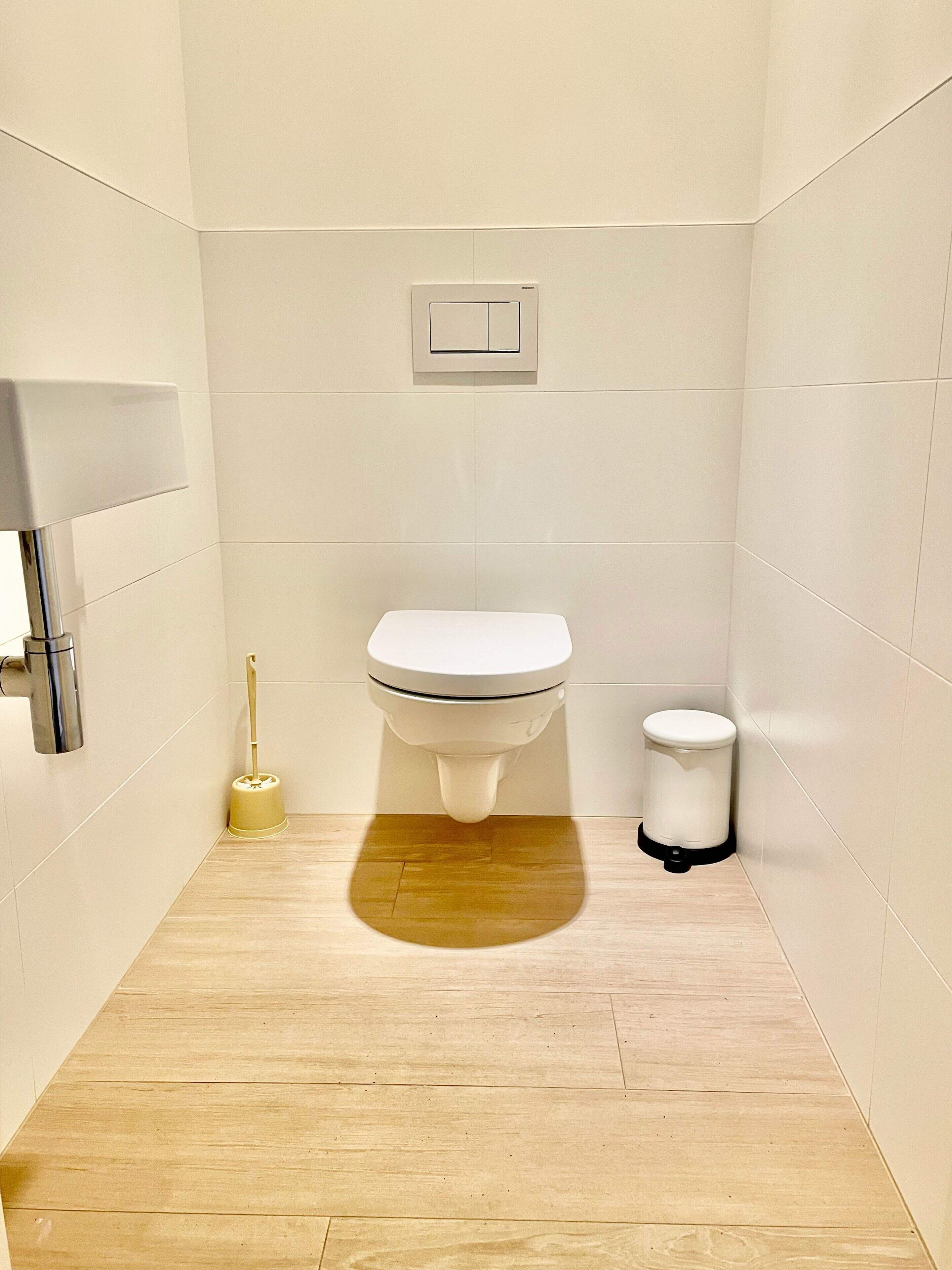 Apartment | Bathroom | Hair dryer, soap, shampoo