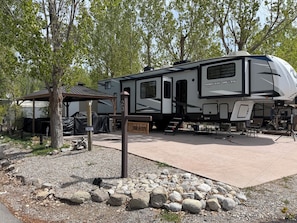 Exterior - Beautiful Star Valley RV campground 5th wheel with pool, golf, & private gazebo (Thayne)