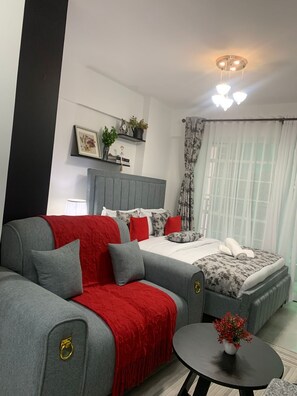 1 bedroom, desk, iron/ironing board, free WiFi - Fabulous fully furnished and serviced studio apartment in Ngara, Nairobi (Nairobi)
