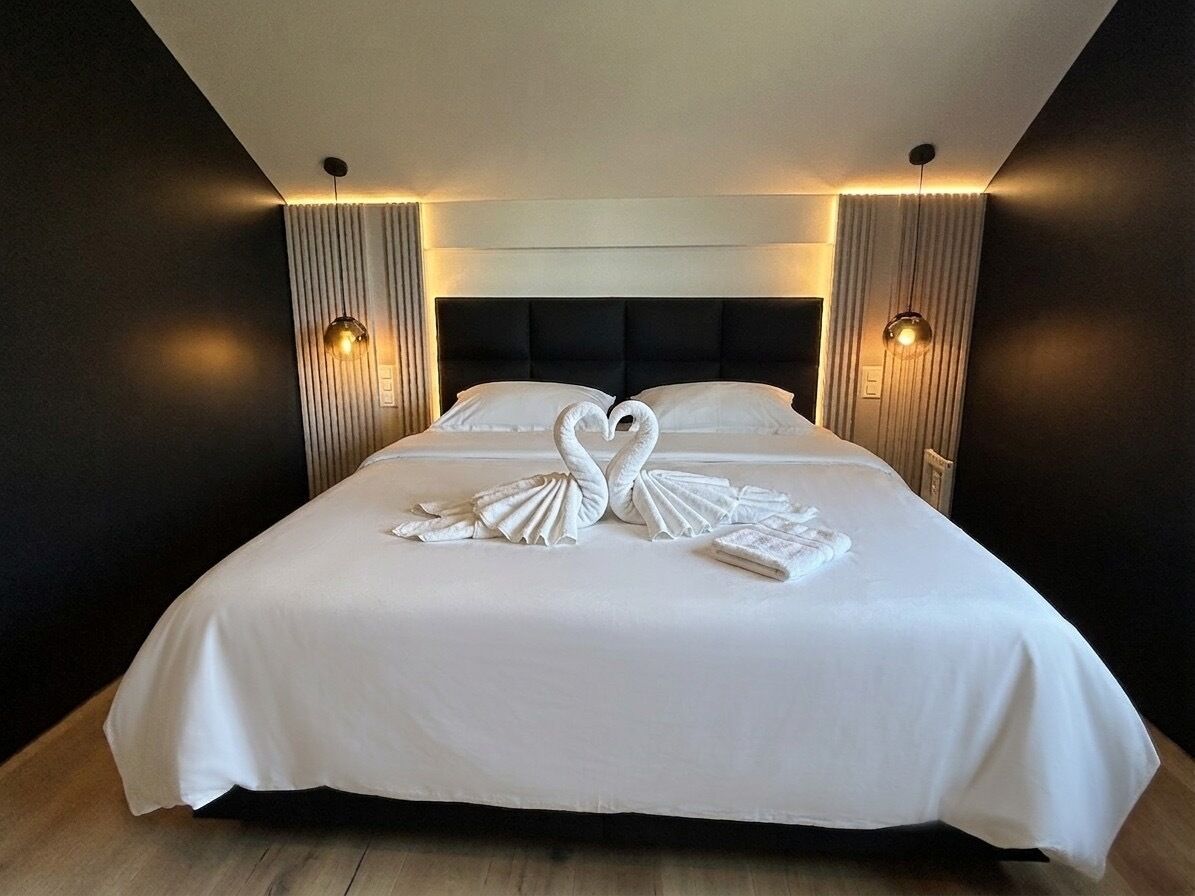 5 chambres, fer et planche à repasser, Wi-Fi, draps fournis