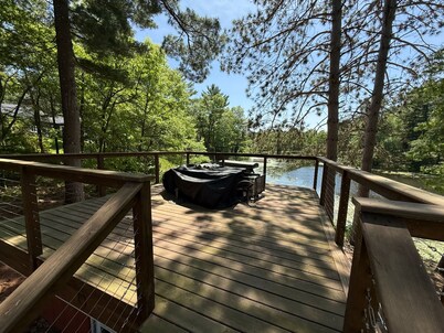 LAKEFRONT-PRIVATE DOCK Modern 2BR "Sunset Deck" at Chetek, Sleeps 6