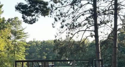 CHETEK LAKEFRONT: Modern 2BR "Sunset Deck" home on the Chetek Chain, Sleeps 6