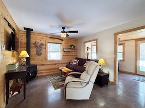 Smart TV, fireplace