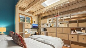1 bedroom, iron/ironing board - Skylight Loft (Santa Fe)