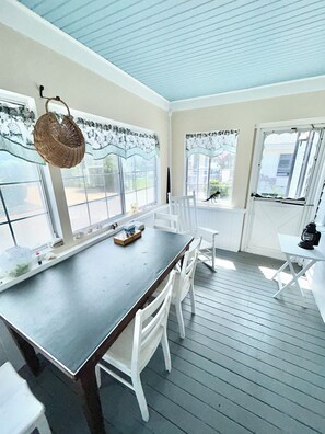 Dining - Fully Furnished home short walk to Swifts Beach (Wareham)