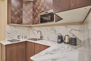 Apartment | Private kitchen | Fridge, microwave, stovetop, dishwasher - Apartment AC Saint Germain des Pres Rue de Rennes (Paris)