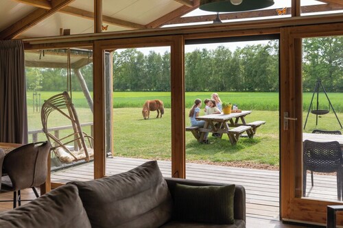 Landrijk de Reesprong in luxe lodge (Enschede)