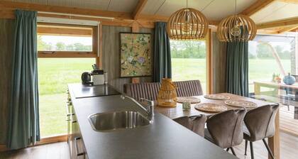 Landrijk de Reesprong in luxe lodge (Enschede)