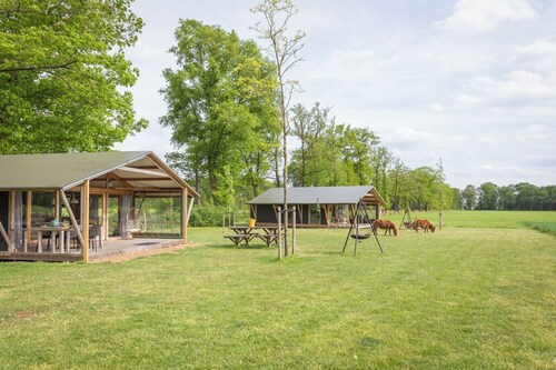 Landrijk de Reesprong in luxe lodge (Enschede)